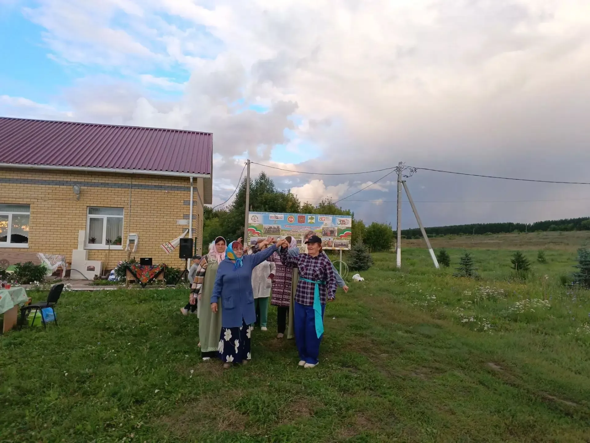 За чашкой чая: в Надеждинском поселении прошли посиделки в семейном кругу