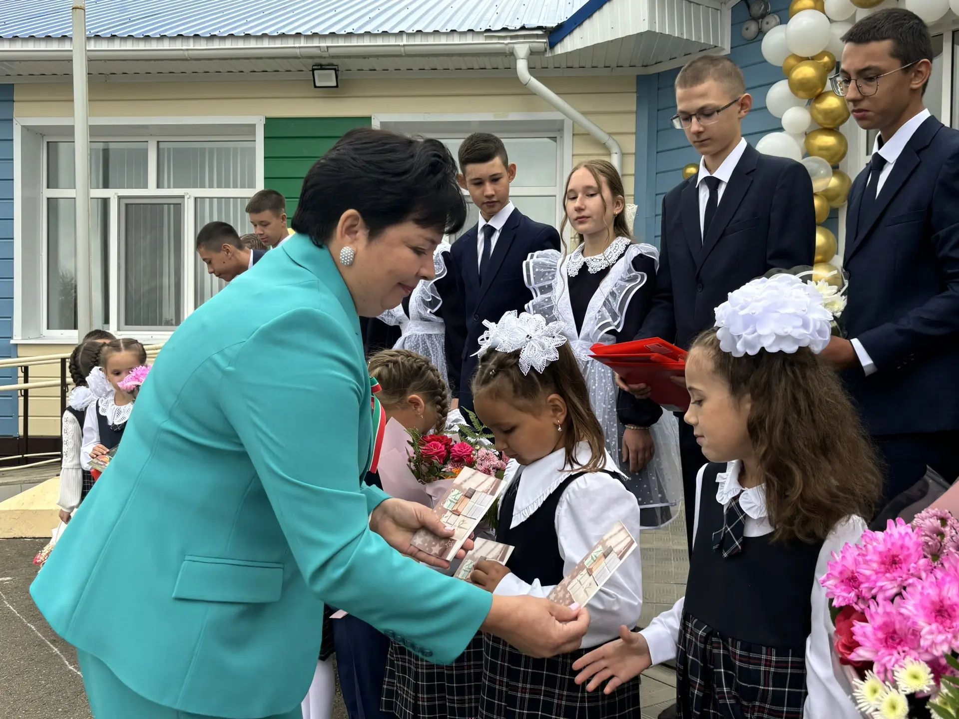 Кошман мәктәбендә кыңгырау чыңы яңа уку елына юл ачты