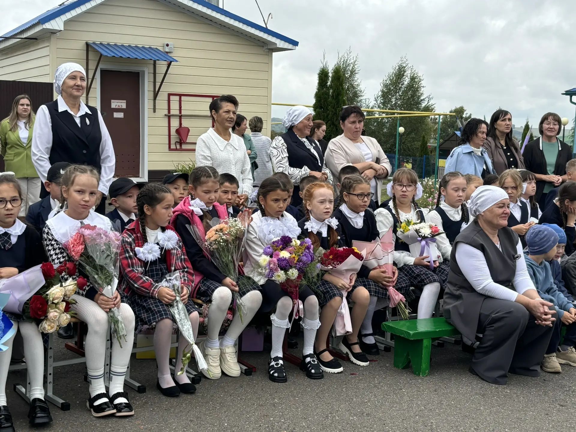 Кошман мәктәбендә кыңгырау чыңы яңа уку елына юл ачты