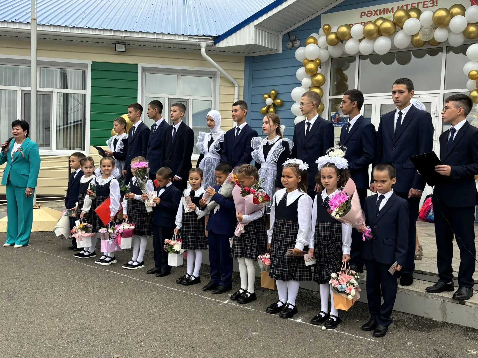 Кошман мәктәбендә кыңгырау чыңы яңа уку елына юл ачты