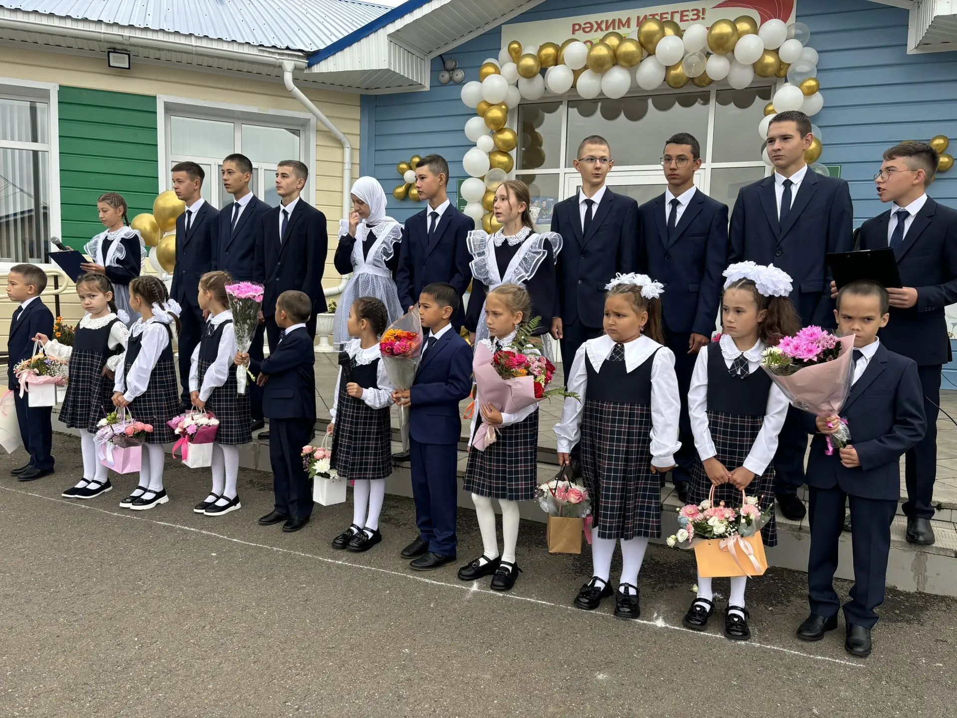 Кошман мәктәбендә кыңгырау чыңы яңа уку елына юл ачты