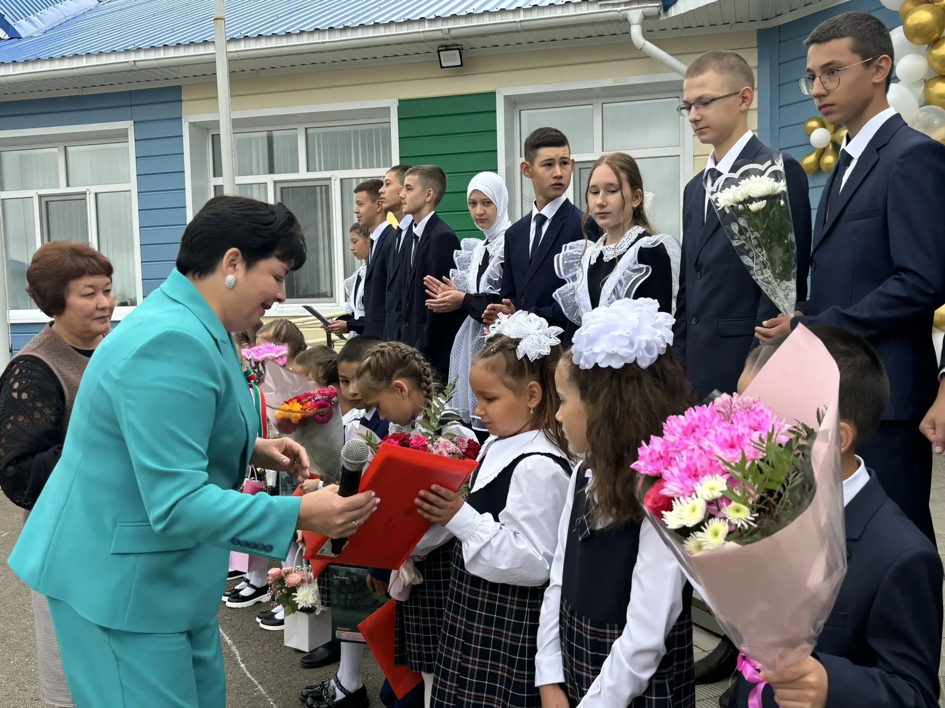 Кошман мәктәбендә кыңгырау чыңы яңа уку елына юл ачты