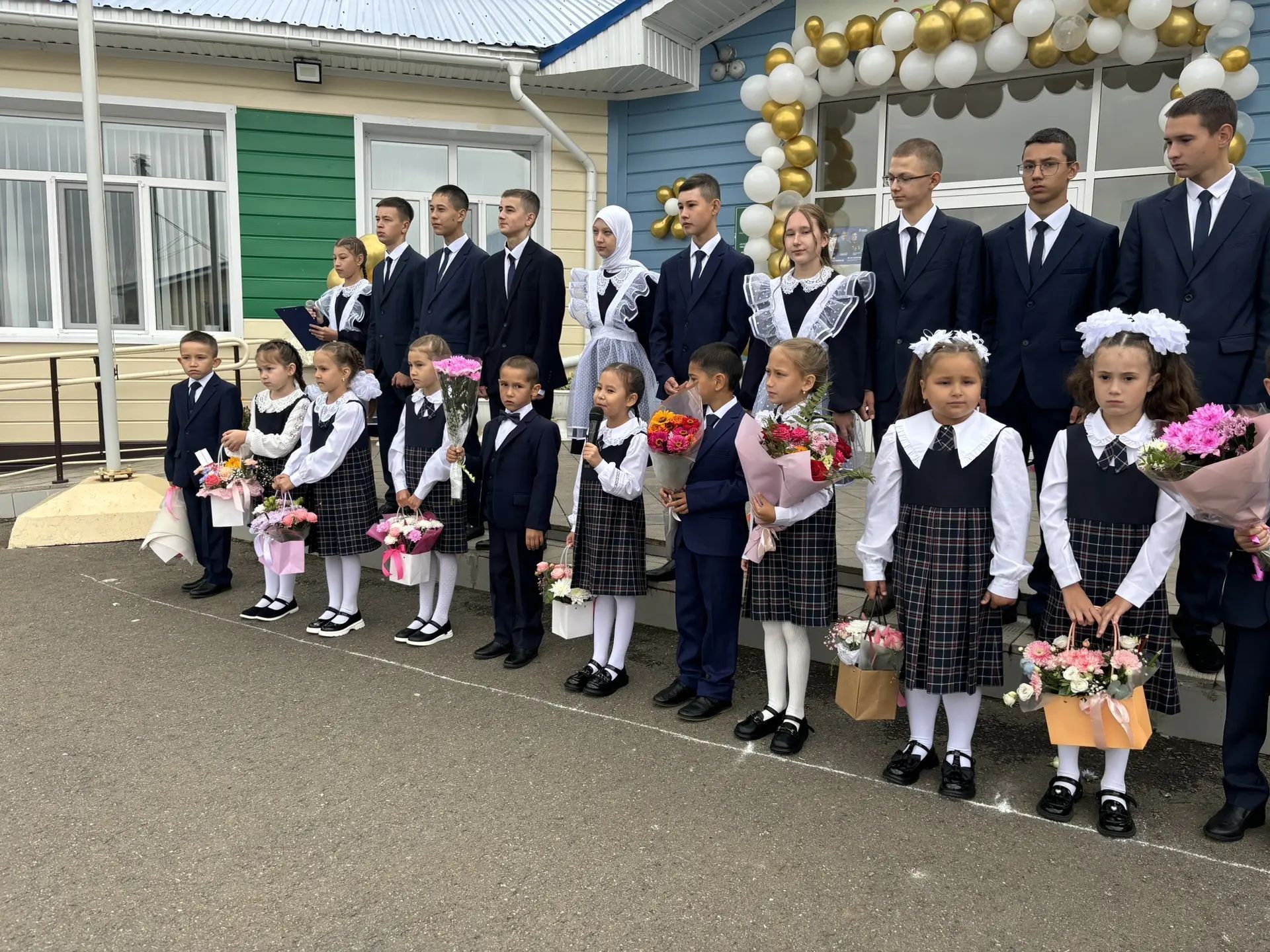 Кошман мәктәбендә кыңгырау чыңы яңа уку елына юл ачты