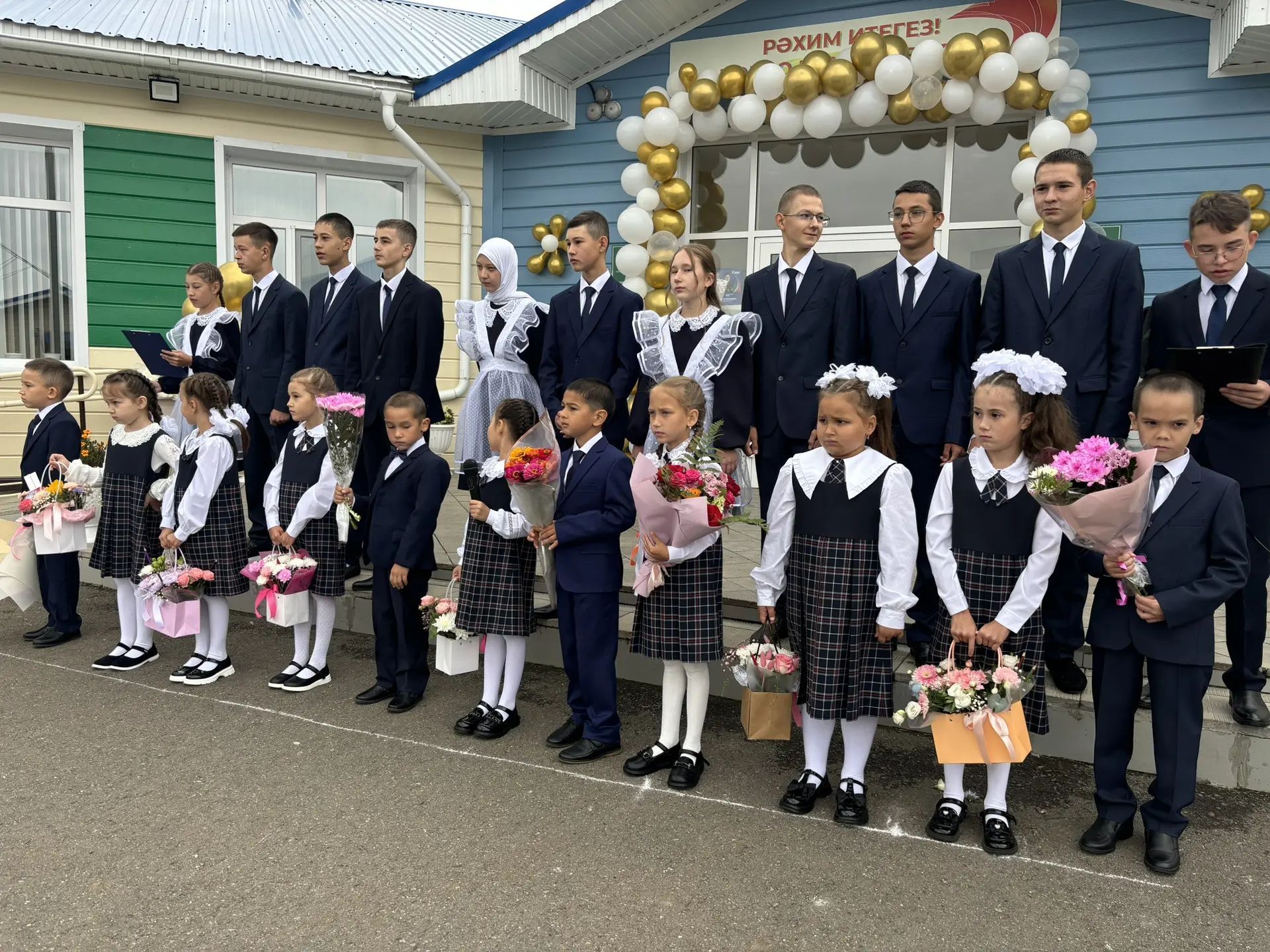 Кошман мәктәбендә кыңгырау чыңы яңа уку елына юл ачты