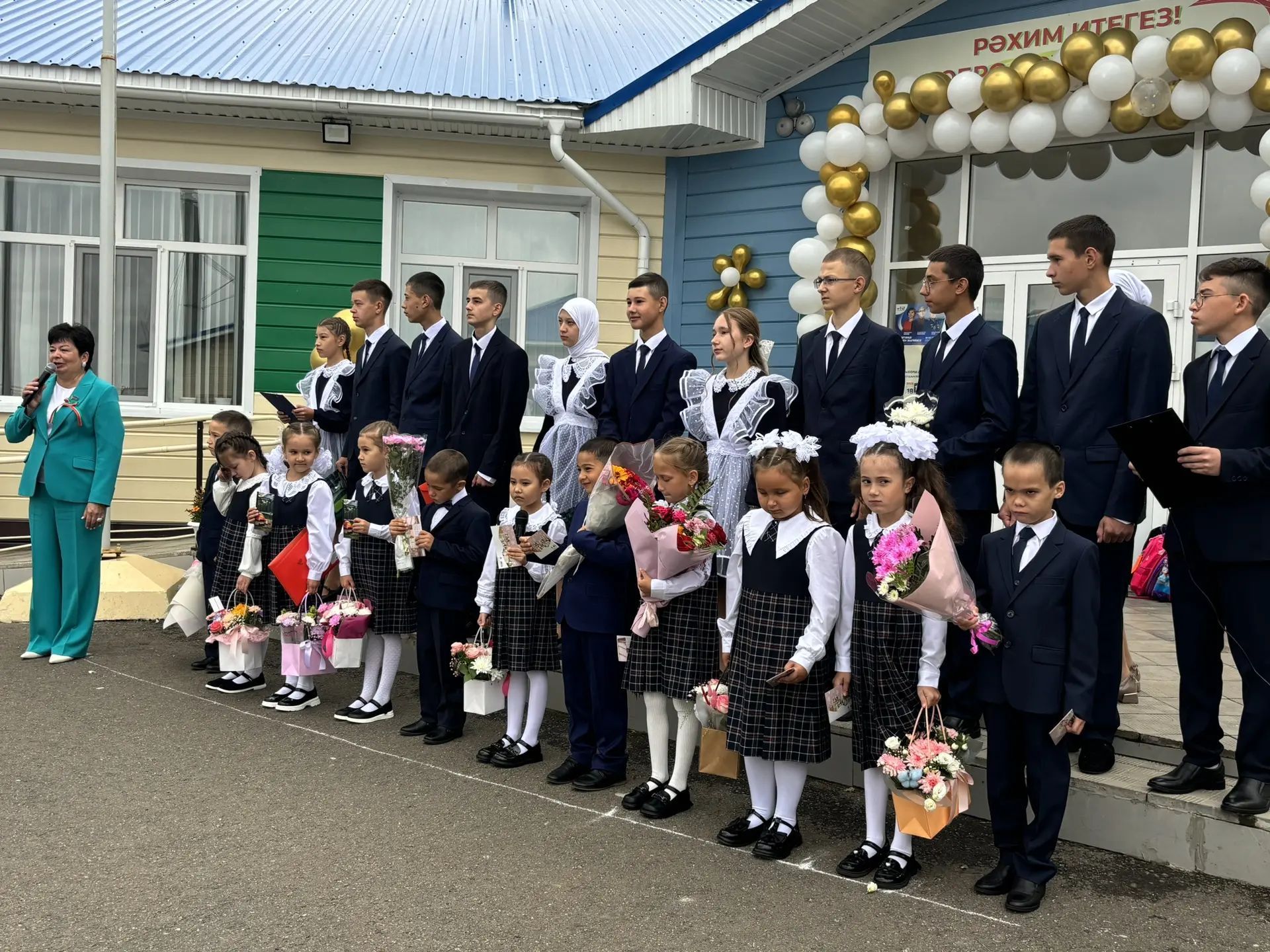 Кошман мәктәбендә кыңгырау чыңы яңа уку елына юл ачты