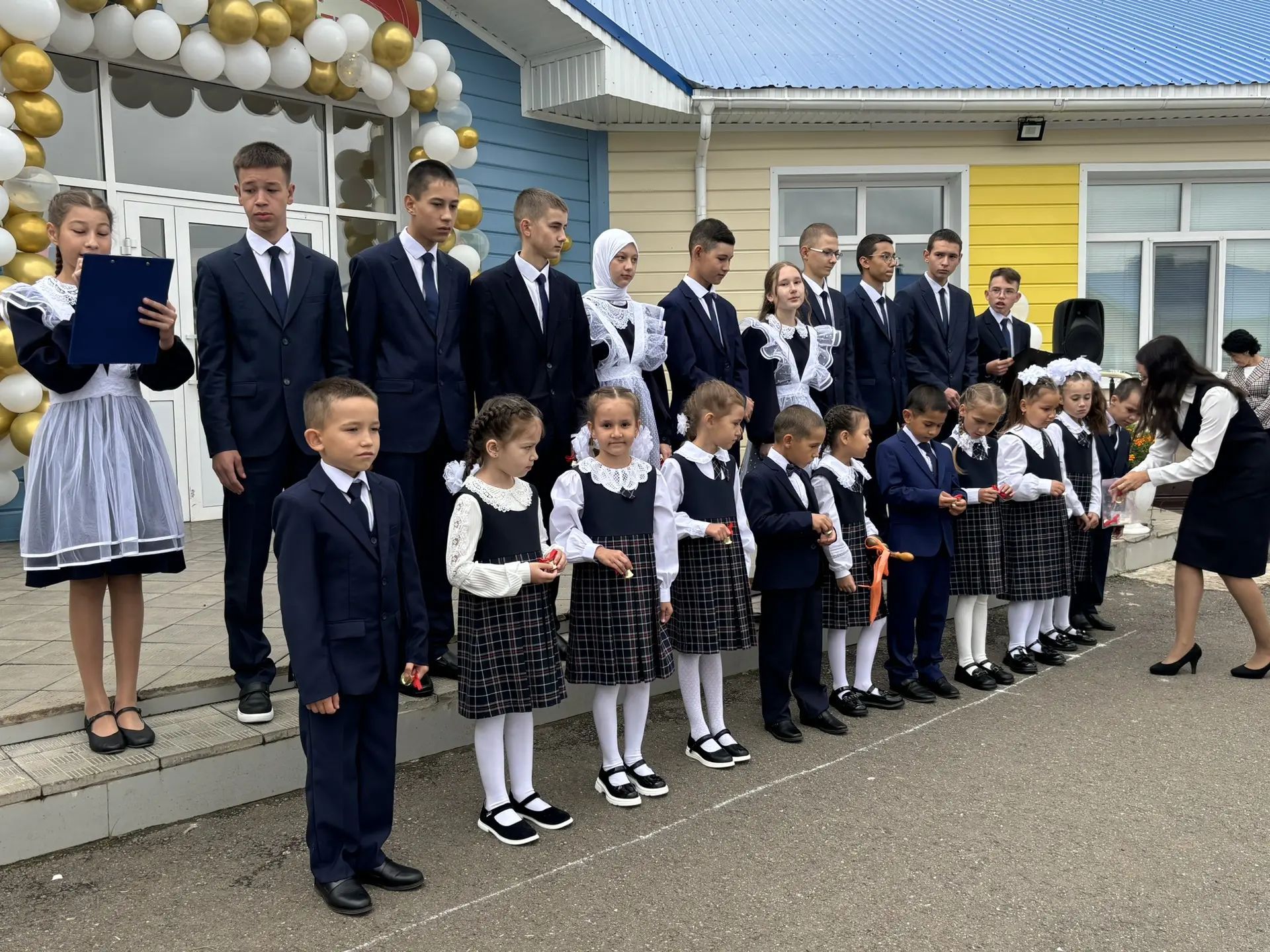Кошман мәктәбендә кыңгырау чыңы яңа уку елына юл ачты