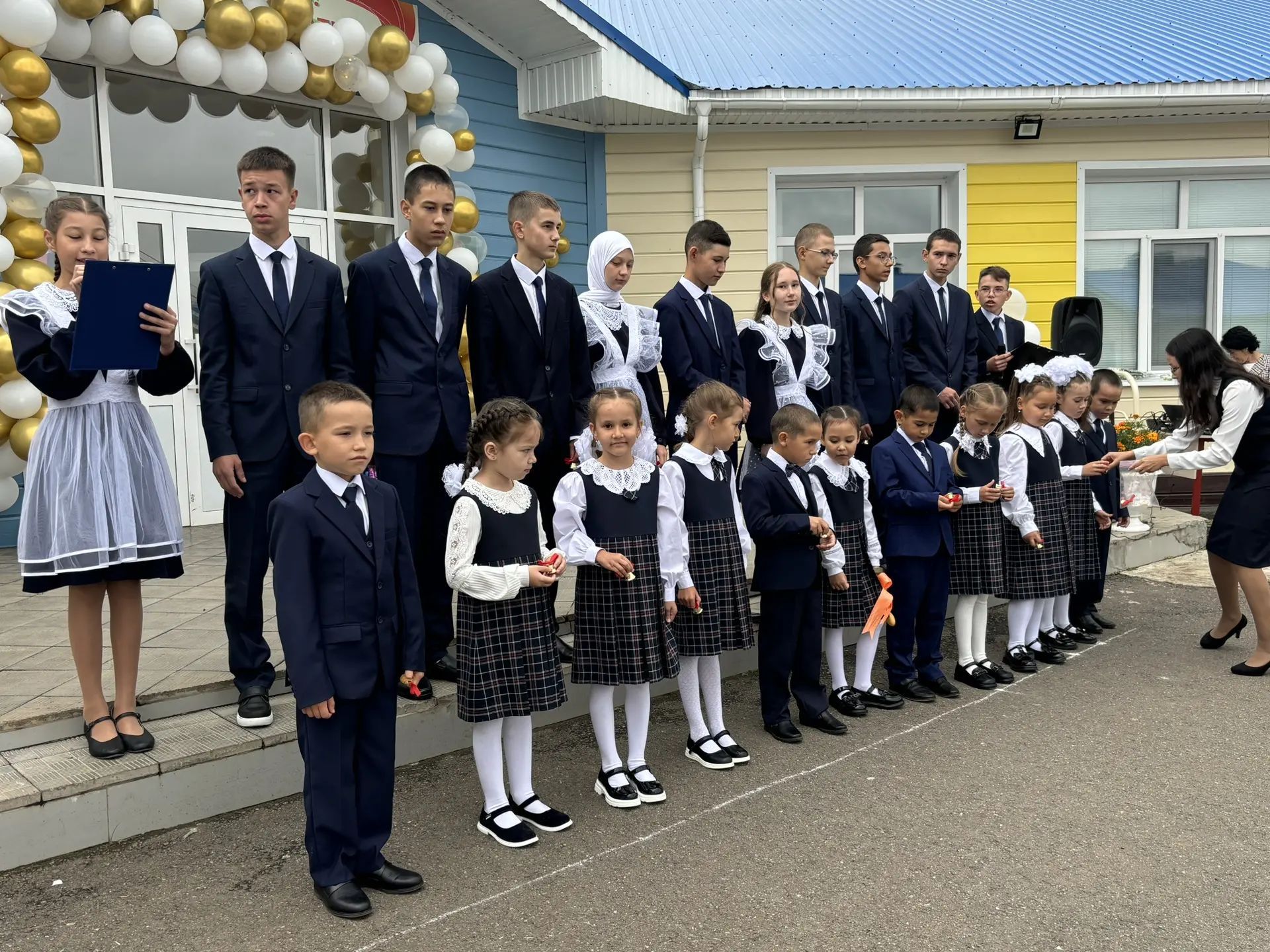 Кошман мәктәбендә кыңгырау чыңы яңа уку елына юл ачты