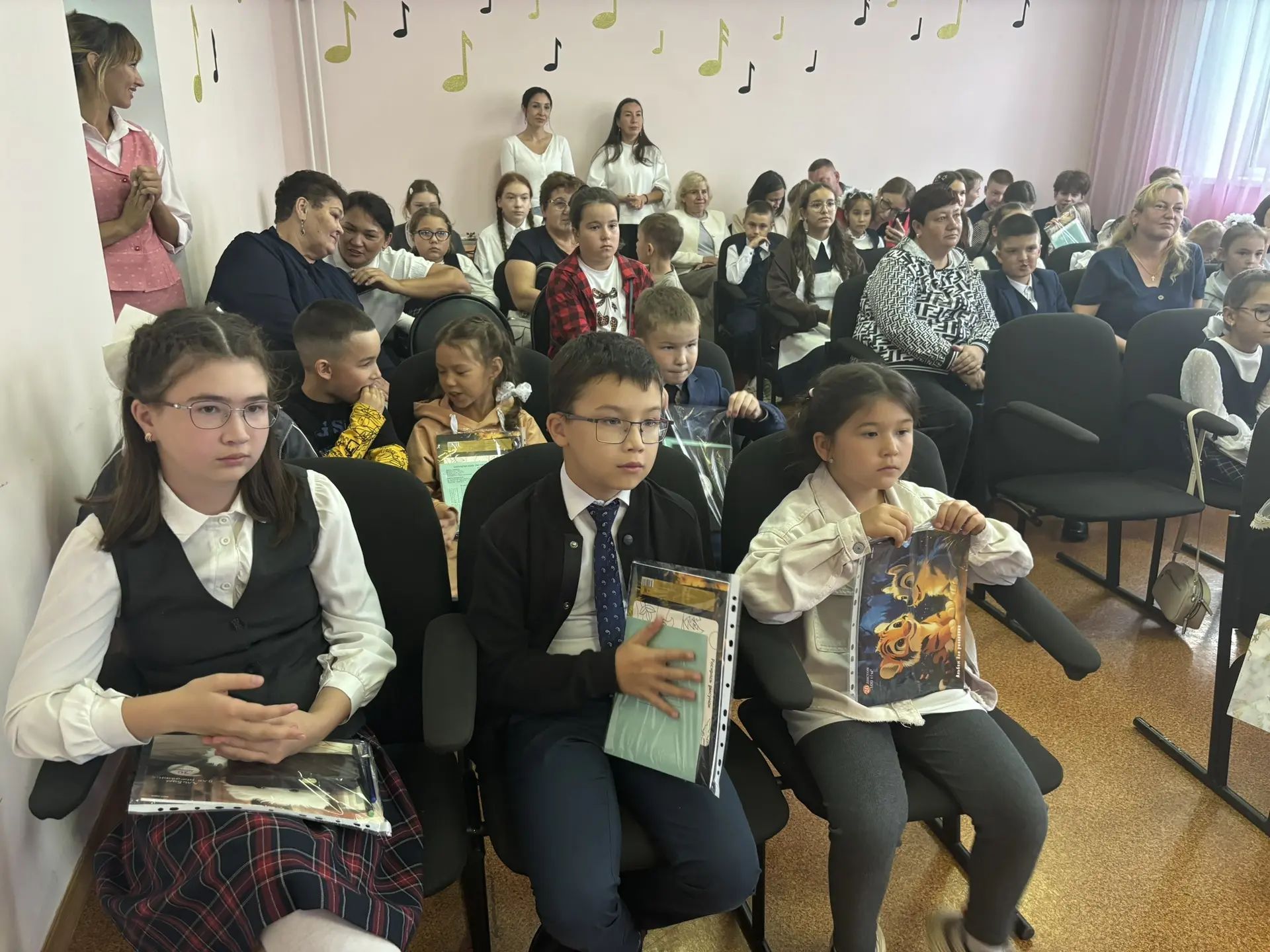 Путь к красоте начинается здесь: в Кайбицкой детской школе искусств прозвенел первый звонок