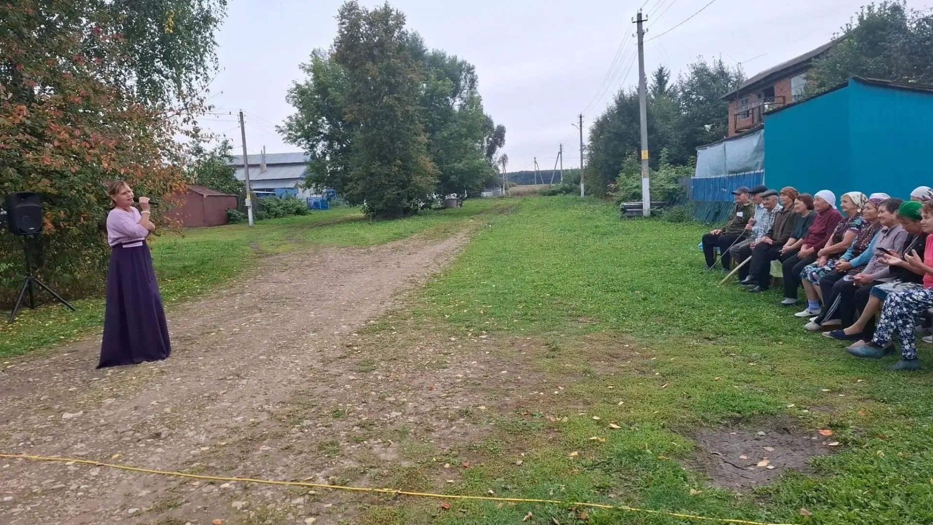 В малонаселенной деревне Камылово прошел выездной уличный концерт «Ял итик бергәләп»