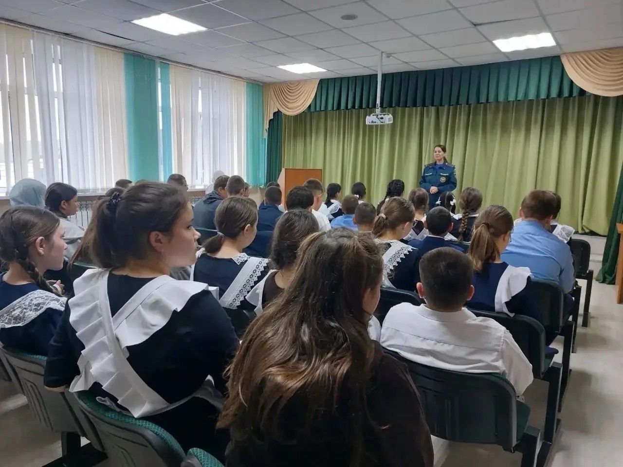 Встреча с МЧС: ученикам Чутеевской школы напомнили правила пожарной безопасности