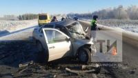 Водитель легковушки погиб в лобовом столкновении с иномаркой на трассе в Татарстане