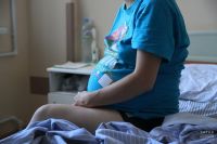 С начала 2026 года увеличились максимальные и минимальные выплаты по временной нетрудоспособности и в связи с беременностью и родами