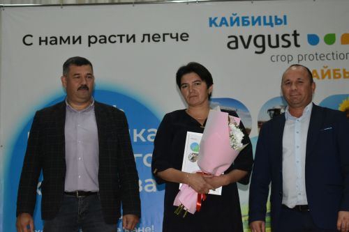 “Август – Кайбыч” җәмгыятендә авыл хуҗалыгы хезмәтчәннәрен хөрмәтләделәр
