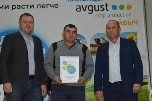 “Август – Кайбыч” җәмгыятендә авыл хуҗалыгы хезмәтчәннәрен хөрмәтләделәр