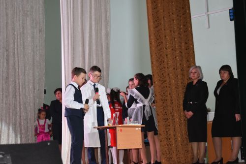 Кайбыч мәдәният йортында укытучыларының һөнәри бәйрәмнәре уңаеннан зур тантана узды