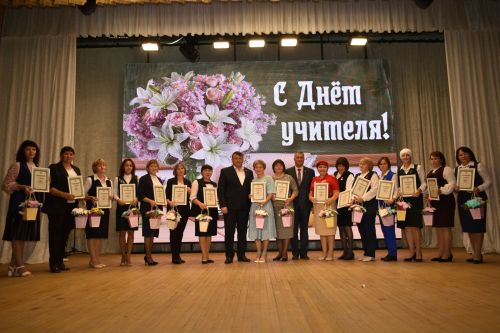 Кайбыч мәдәният йортында укытучыларының һөнәри бәйрәмнәре уңаеннан зур тантана узды