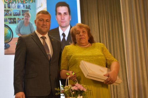 Кайбыч мәдәният йортында укытучыларының һөнәри бәйрәмнәре уңаеннан зур тантана узды