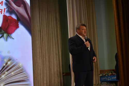 Кайбыч мәдәният йортында укытучыларының һөнәри бәйрәмнәре уңаеннан зур тантана узды