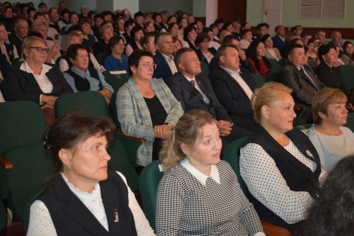 Кайбыч мәдәният йортында укытучыларының һөнәри бәйрәмнәре уңаеннан зур тантана узды