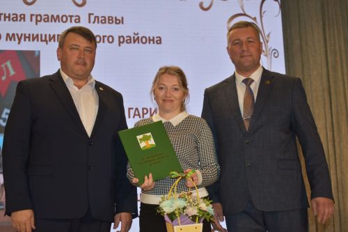 Кайбыч мәдәният йортында укытучыларының һөнәри бәйрәмнәре уңаеннан зур тантана узды
