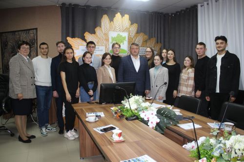 Глава Кайбицкого района встретился с молодыми специалистами