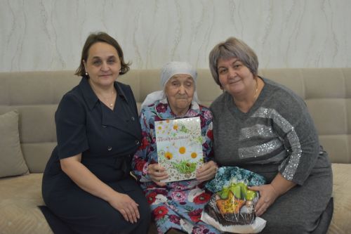 Кече Кайбычның ак әбисе 90 яшьлек юбилеен каршы алды