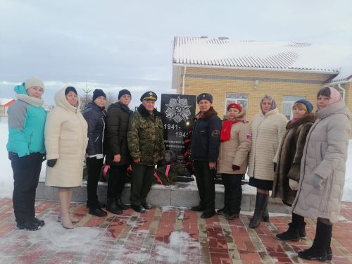 В Надеждинской школе почтили память Василия Платонова