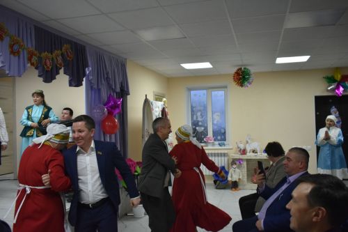 Кыр Буасында төзекләндерелгән авыл клубы ачылды