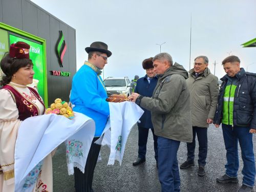 По случаю открытия новой дороги состоялся автопробег «От Кремля до Кремля»