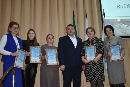 В Кайбицком районе наградили победителей конкурса на новогоднее оформление
