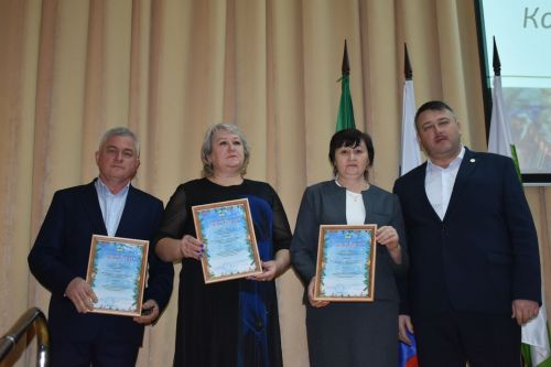 В Кайбицком районе наградили победителей конкурса на новогоднее оформление