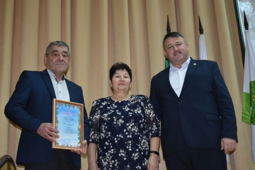 В Кайбицком районе наградили победителей конкурса на новогоднее оформление