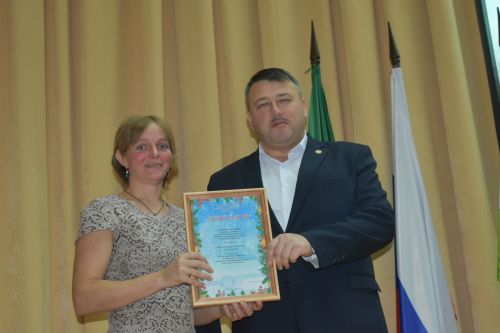 В Кайбицком районе наградили победителей конкурса на новогоднее оформление