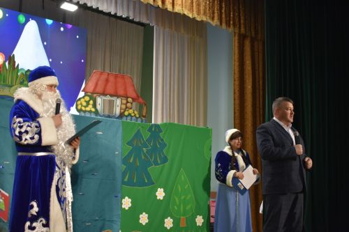 В Кайбицах состоялась новогодняя елка для детей с ограниченными возможностями здоровья, приемных детей, детей-сирот