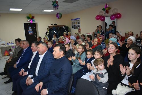 Кыр Буасында төзекләндерелгән авыл клубы ачылды