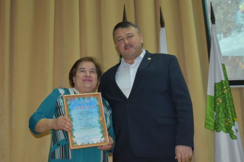 В Кайбицком районе наградили победителей конкурса на новогоднее оформление