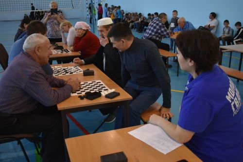 Кайбычта «Салават күпере» спорт-сәламәтләндерү комплексында инвалидлар ункөнлеге уңаеннан физик мөмкинлекләре чикле кешеләр өчен спартакиада үткәрелде