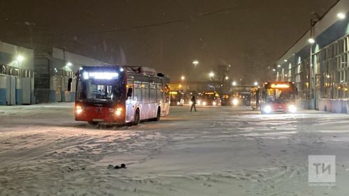 В Казани нетрезвый пешеход выбежал на дорогу и попал под колеса автобуса