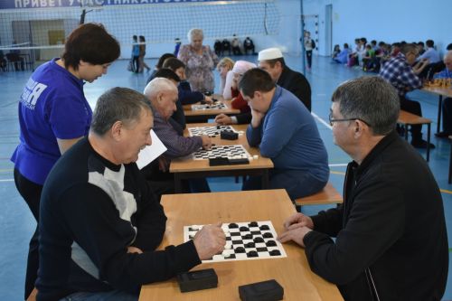 Кайбычта «Салават күпере» спорт-сәламәтләндерү комплексында инвалидлар ункөнлеге уңаеннан физик мөмкинлекләре чикле кешеләр өчен спартакиада үткәрелде