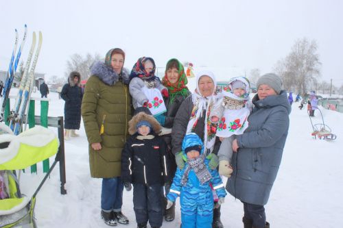 Олы Тәрбиттә Май чабу бәйрәмендә кышны озаттылар, язны каршы алдылар