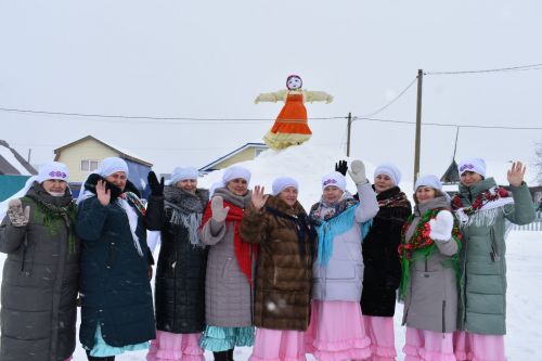 Олы Тәрбиттә Май чабу бәйрәмендә кышны озаттылар, язны каршы алдылар