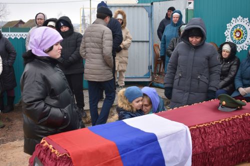 В Кайбицком районе с почестями простились с погибшим участником спецоперации