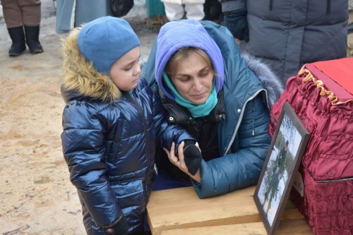 В Кайбицком районе с почестями простились с погибшим участником спецоперации