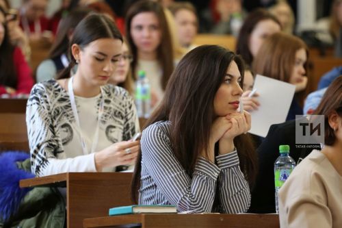 Студенты 11 ведущих вузов России станут волонтёрами на KazanForum