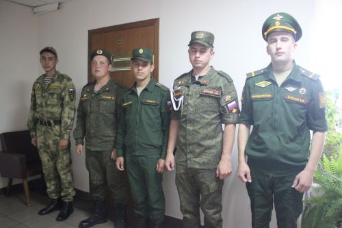 Кайбыч районы башлыгы Россия Кораллы Көчләре сафларында хезмәт итеп кайткан егетләр белән очрашты