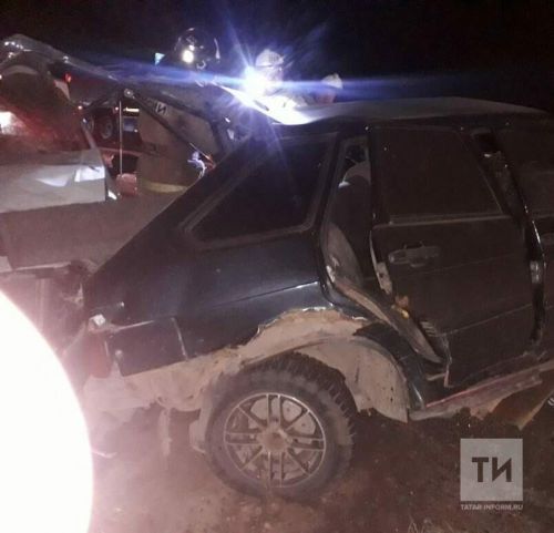 В массовом ДТП под Мензелинском пострадали два человека