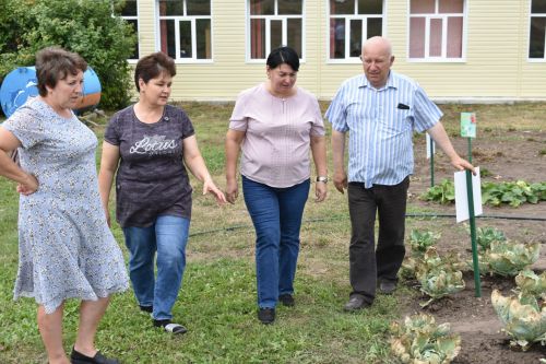 Кайбычта комиссия мәктәпләрнең яңа уку елына әзерлеген бәяләде
