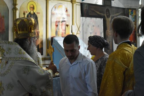 Митрополит Казанский и Татарстанский Кирилл провел божественное богослужение в Успенском храме Кайбицкого района