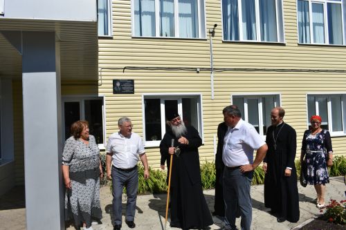 Митрополит Казанский и Татарстанский Кирилл провел божественное богослужение в Успенском храме Кайбицкого района