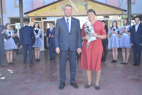В Большекайбицкой школе прозвенел звонок на первый урок